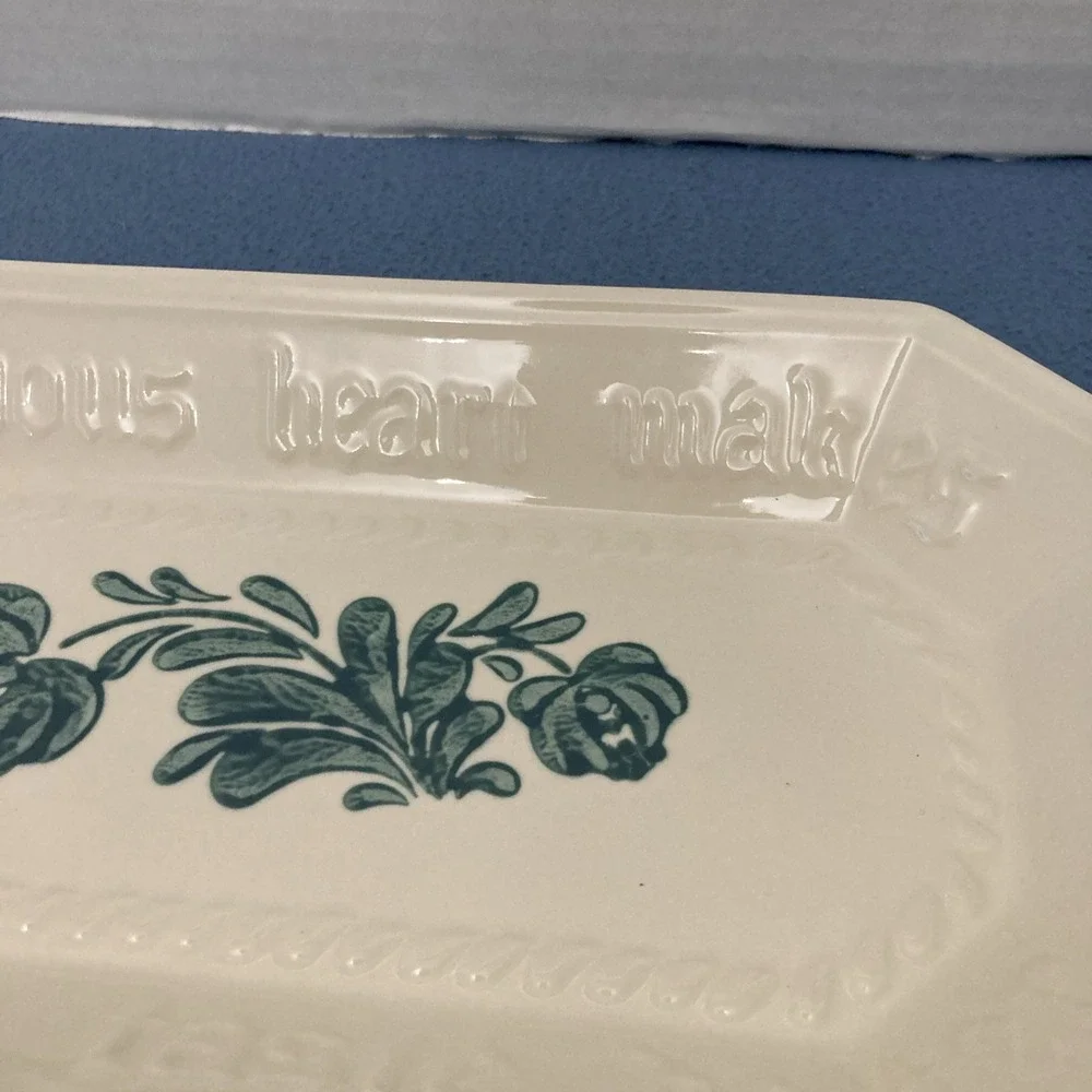 Pfaltzgraff Yorktowne Bread Tray 